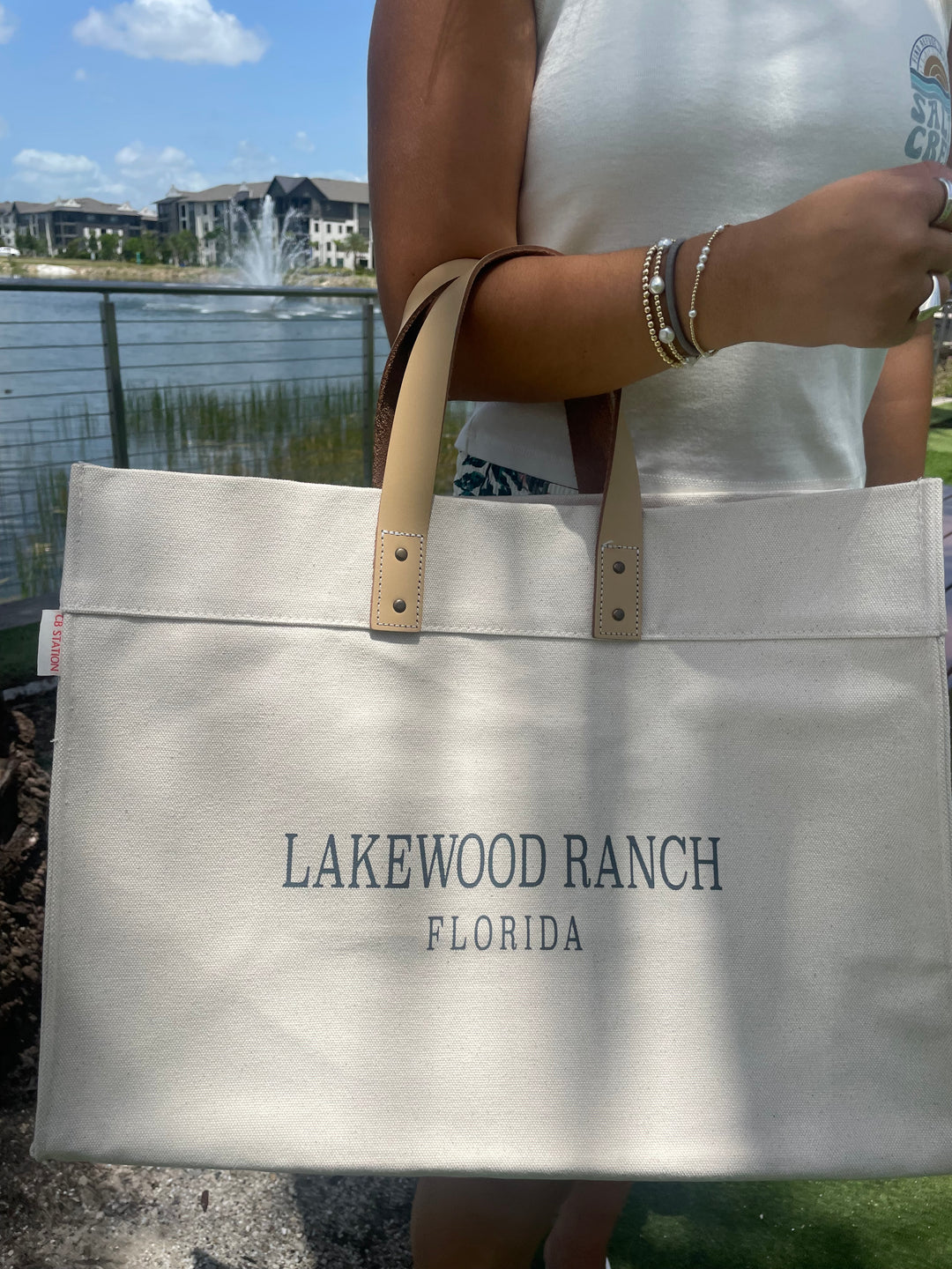 Lakewood Ranch Bag w/ leather handle